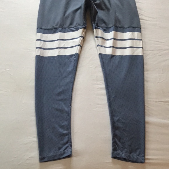 Womens BLUE GRAY WHITE Leg Striped Gym Workout Leggings Sz M - Picture 5 of 10